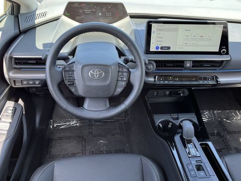 Used 2024 Toyota Prius XLE AWD/4WD image 10