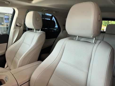 Used 2025 Mercedes-Benz GLE 350 4MATIC image 5