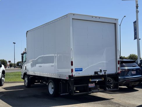 New 2025 Chevrolet Low Cab Forward image 4