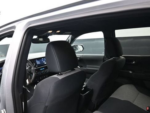 Used 2023 Toyota Tacoma TRD Off-Road AWD/4WD image 17