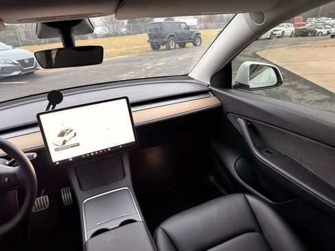 Used 2021 Tesla Model Y Performance image 21