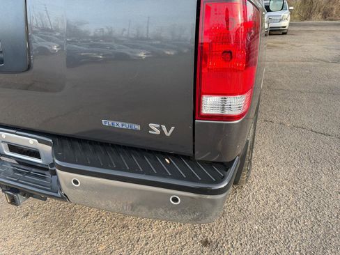 Used 2012 Nissan Titan SV w/ SV Value Truck Pkg image 12