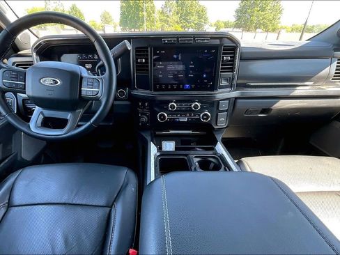 Used 2024 Ford F250 Lariat w/ Tremor Off-Road Package AWD/4WD image 13