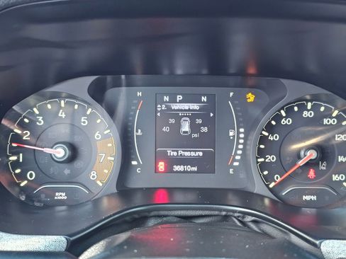 Used 2022 Jeep Compass Latitude image 11