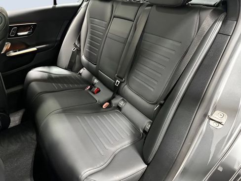 Used 2025 Mercedes-Benz C 300 4MATIC Sedan image 17