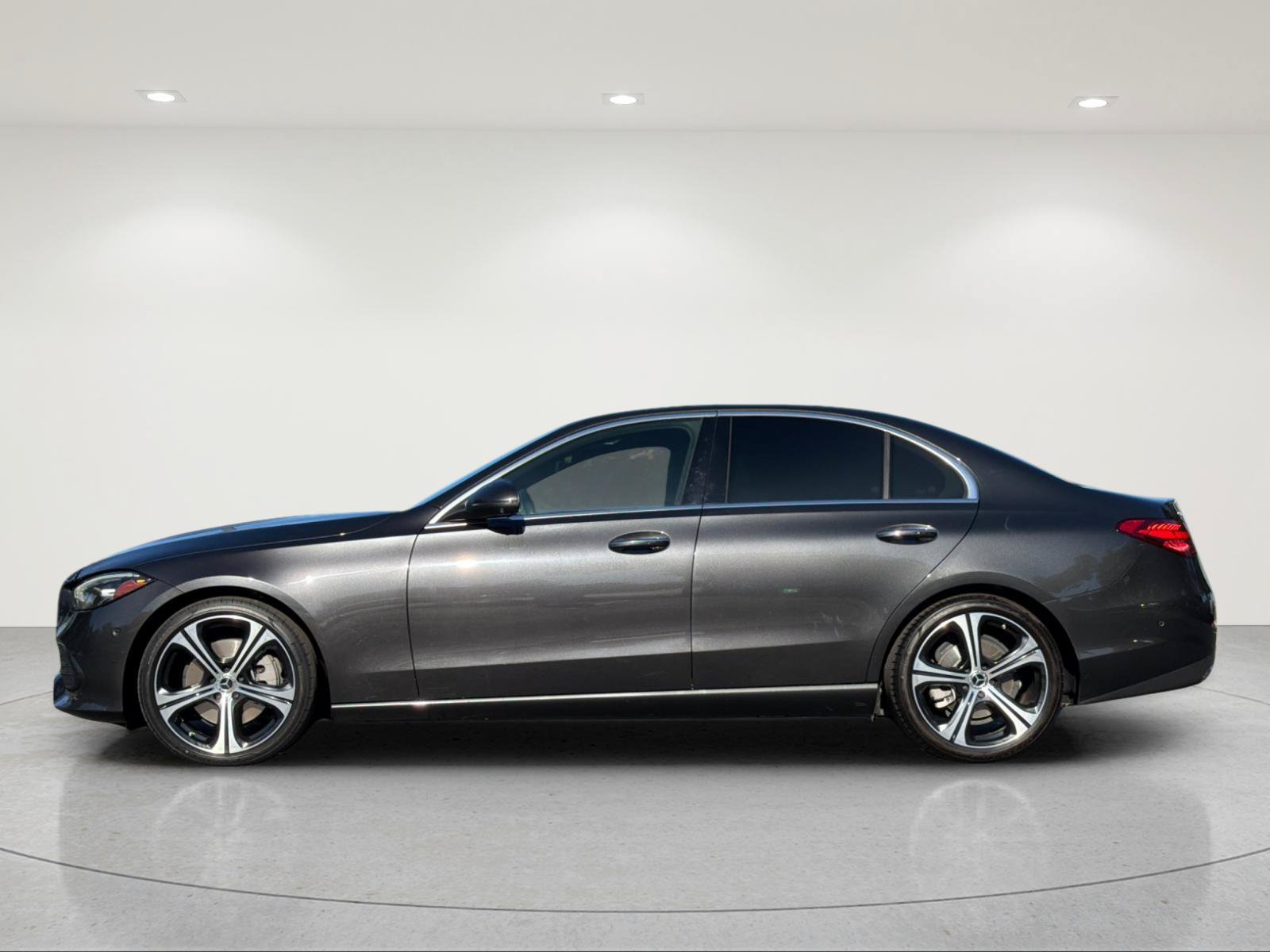 Used 2023 Mercedes-Benz C 300 Sedan image 2