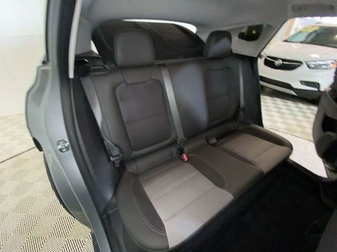 Used 2024 Chevrolet Trax LT w/ Sunroof Package FWD image 10