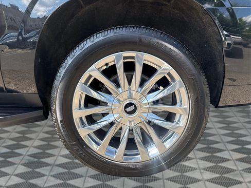 Used 2023 Cadillac Escalade ESV Premium Luxury AWD/4WD image 24