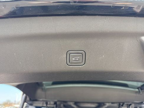 Used 2023 GMC Yukon AT4 w/ AT4 Premium Plus Package image 36