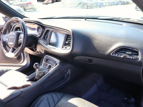 Used 2016 Dodge Challenger SRT Hellcat image 21