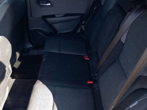 Used 2021 Nissan Rogue SV image 12