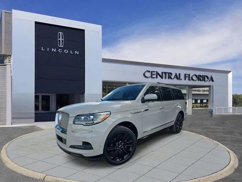 Used 2023 Lincoln Navigator Reserve RWD image 29