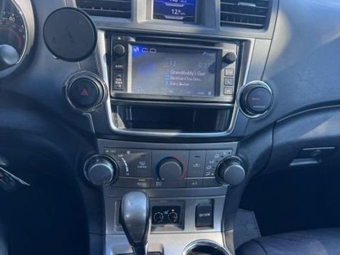 Used 2013 Toyota Highlander SE AWD/4WD image 9