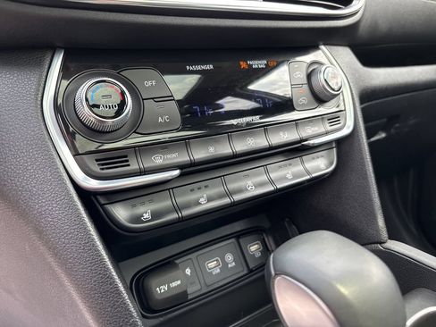 Used 2020 Hyundai Santa Fe Limited AWD/4WD image 18