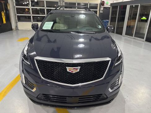 Certified 2025 Cadillac XT5 Sportv w/ Technology Package AWD/4WD image 11