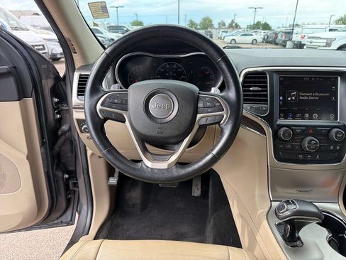 Used 2014 Jeep Grand Cherokee Limited w/ Trailer Tow Group IV AWD/4WD image 12