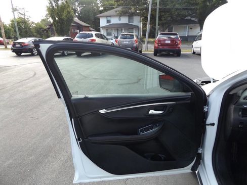 Used 2017 Chevrolet Impala LT image 18