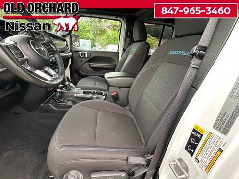 Used 2023 Jeep Wrangler Unlimited Rubicon 4xe w/ Cold Weather Group AWD/4WD image 15