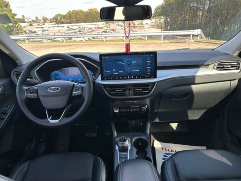 Used 2023 Ford Escape Platinum image 14
