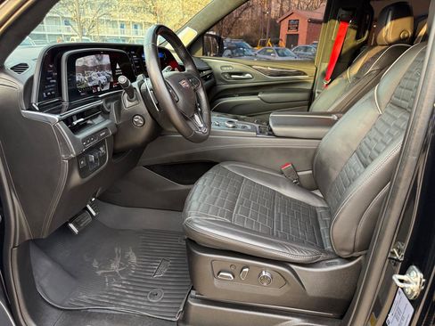 Used 2023 Cadillac Escalade V image 16