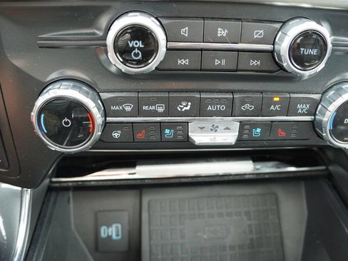 Certified 2022 Ford F150 Lariat w/ Equipment Group 502A High AWD/4WD image 8