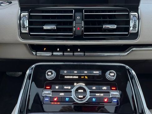 Used 2024 Lincoln Navigator Reserve image 20