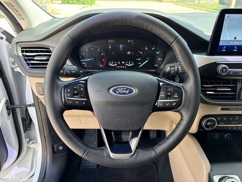 Used 2021 Ford Escape SEL FWD image 12