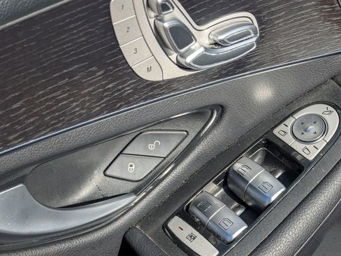 Used 2022 Mercedes-Benz GLC 300 4MATIC image 20