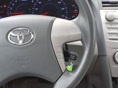 Used 2010 Toyota Camry LE FWD image 11