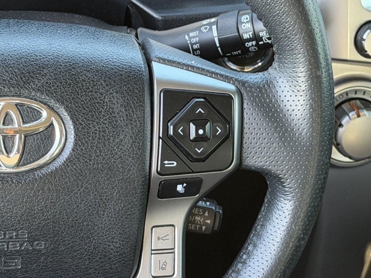 Used 2021 Toyota 4Runner SR5 Premium w/ Moonroof Package AWD/4WD image 13
