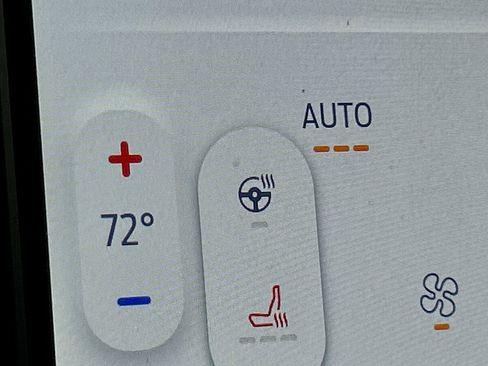 Used 2024 Ford Edge Titanium image 22