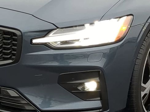 Used 2024 Volvo S60 B5 Plus image 10