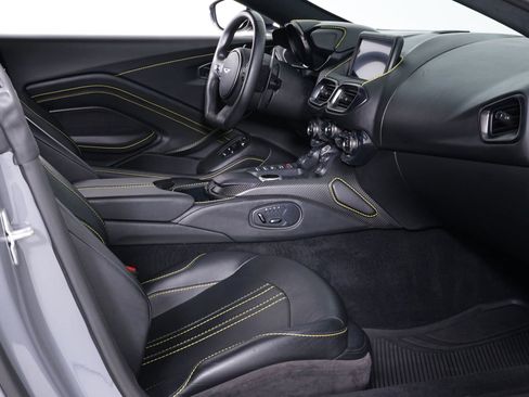 Used 2019 Aston Martin V8 Vantage Coupe RWD image 5