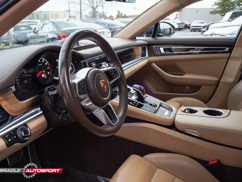 Used 2017 Porsche Panamera 4S image 19