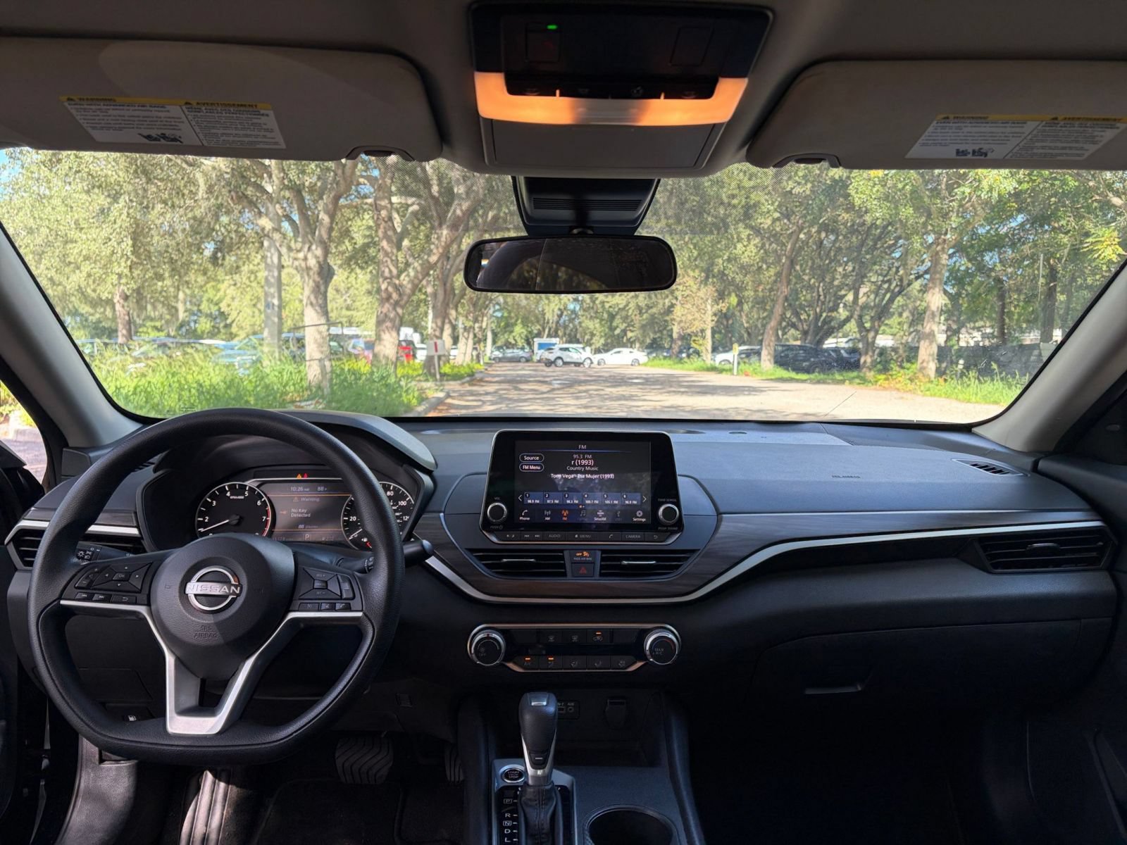 Used 2025 Nissan Altima 2.5 SV FWD image 32