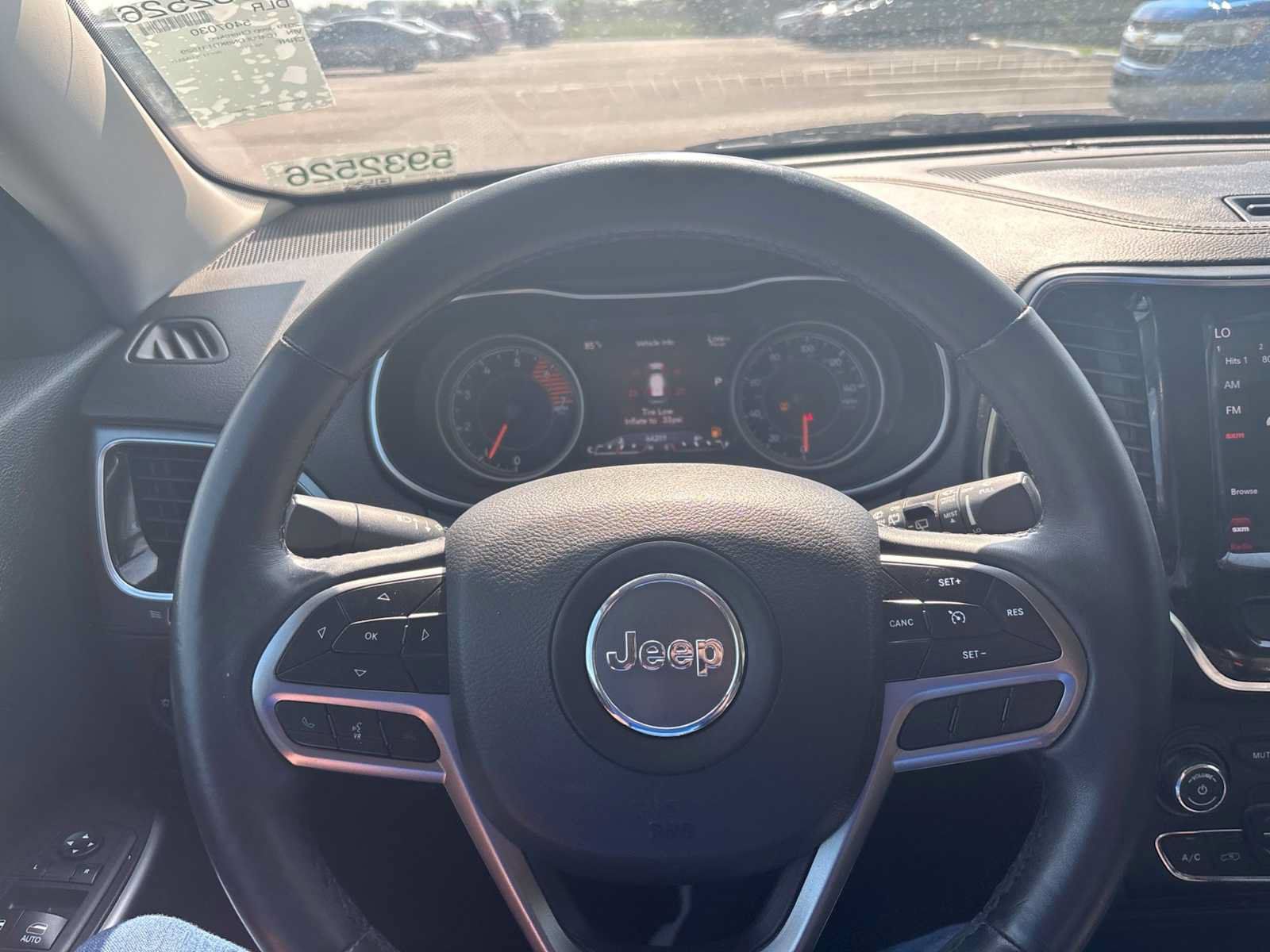 Used 2019 Jeep Cherokee Limited FWD image 11