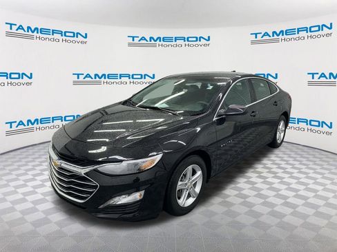 Used 2025 Chevrolet Malibu LT FWD image 1