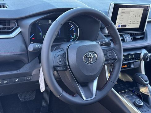 New 2025 Toyota RAV4 SE image 16