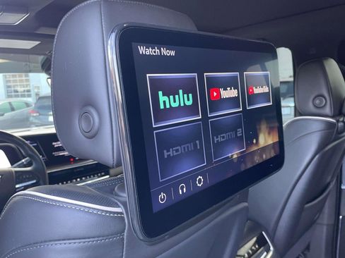 Used 2023 Cadillac Escalade ESV Sport Platinum w/ LPO, ONYX Package image 5