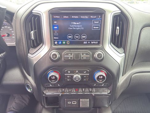 Used 2022 Chevrolet Silverado 1500 LT Trail Boss w/ Bed Protection Package AWD/4WD image 27