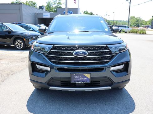Used 2022 Ford Explorer XLT AWD/4WD image 2