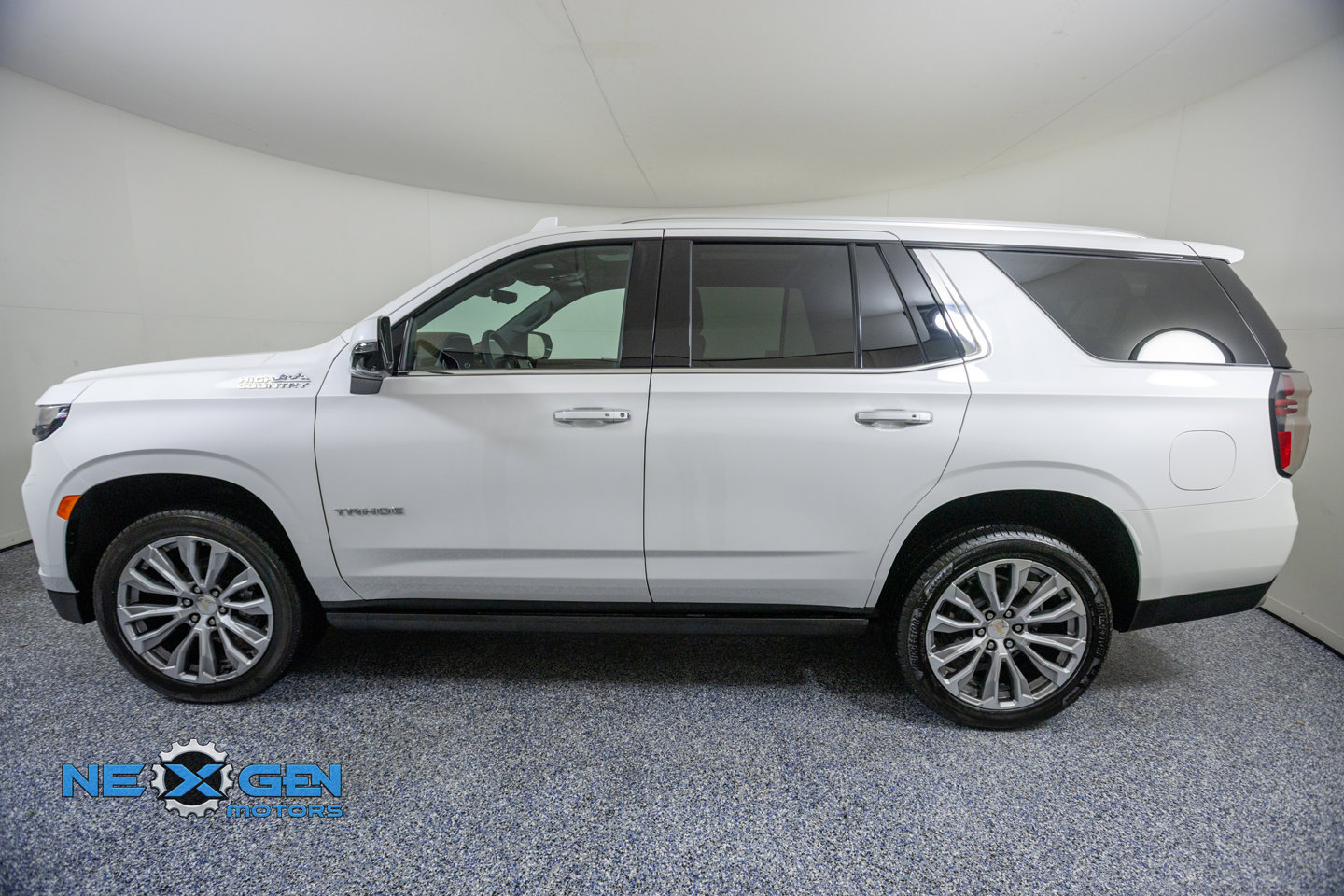 Used 2023 Chevrolet Tahoe High Country AWD/4WD image 5