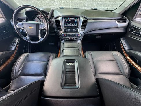 Used 2018 Chevrolet Suburban Premier AWD/4WD image 3