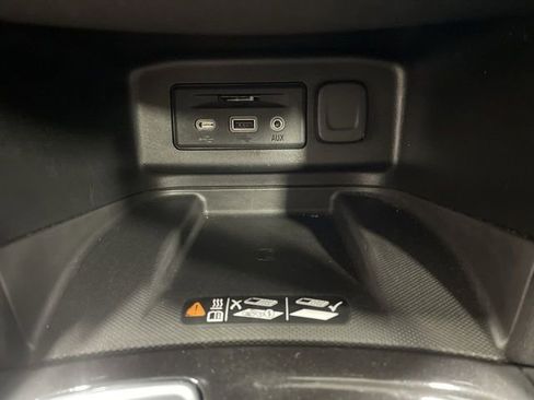 Used 2022 Chevrolet Equinox Premier AWD/4WD image 18