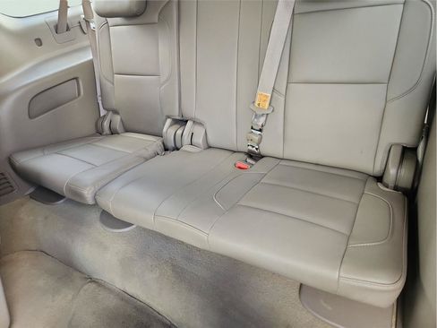 Used 2015 Chevrolet Suburban LT RWD image 33