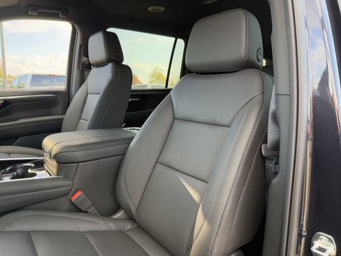 New 2026 Chevrolet Suburban LT w/ Comfort Package image 12