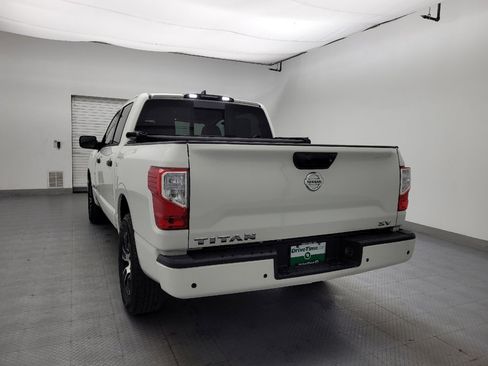 Used 2022 Nissan Titan SV image 6