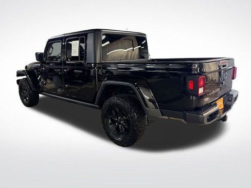 Certified 2022 Jeep Gladiator Sport AWD/4WD image 3