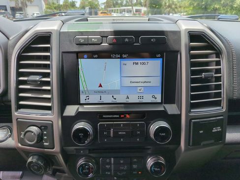 Used 2017 Ford F150 Platinum w/ Equipment Group 701A Luxury AWD/4WD image 24