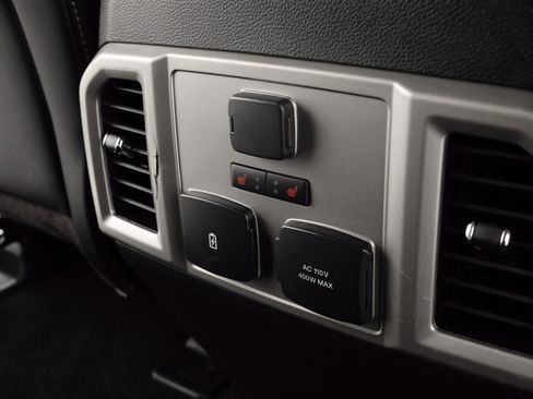 Used 2019 Ford F150 Lariat w/ Equipment Group 502A Luxury image 27